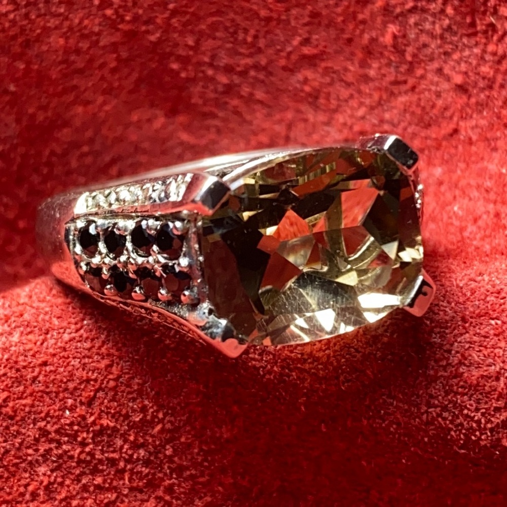 Sterling Silver 925 Ring 8.5 Costume Jewelry